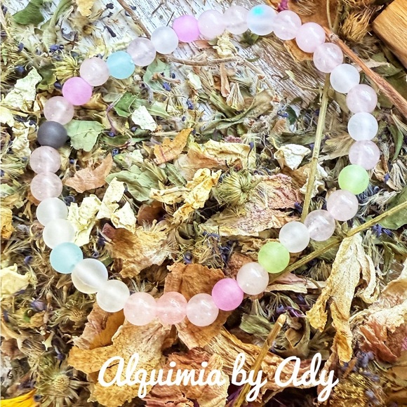 DAINTY BEADS BRACELET WITH PINK QUARTZ AND COLORFUL SEA GLASS - Picture 1 of 1